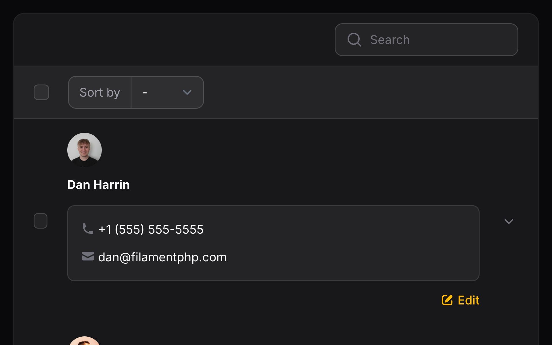 Table with collapsible content on mobile